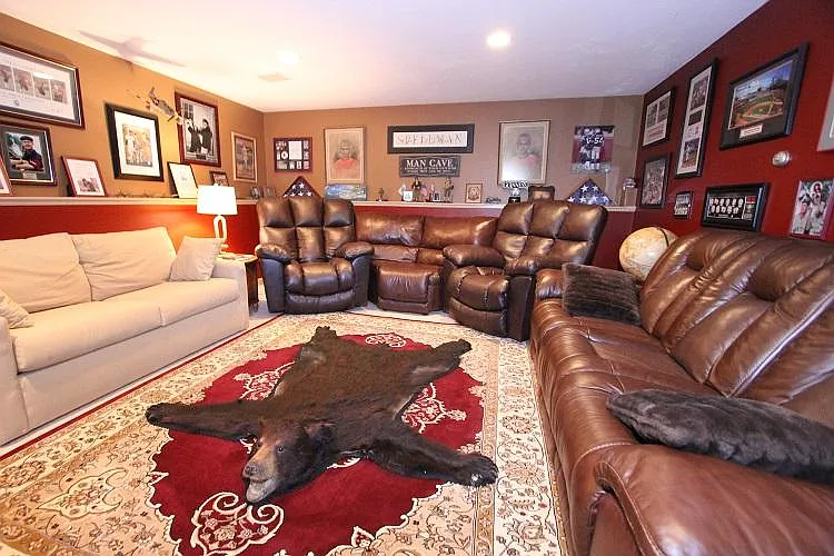 18 Great Hill Rd — Photo 10