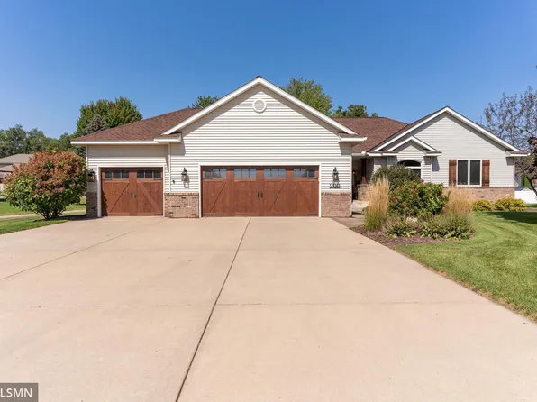 200 Barkley Cir E, Cannon Falls, MN 55009