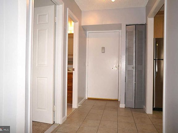 2nd image of 3800 Powell Ln APT 1024