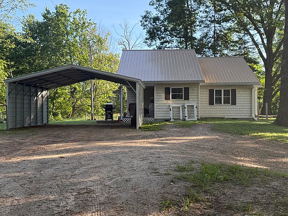 4th image of 5729 N Bass Lake Rd
