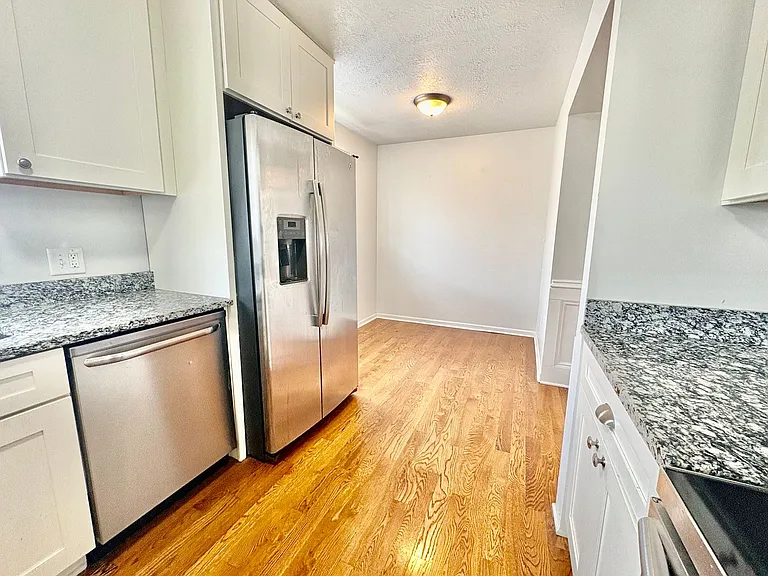 4420 Jarboe St — Photo 9