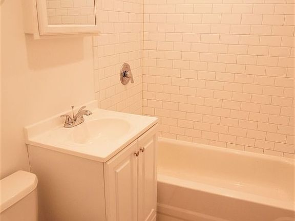 4th image of 2936 W Palmer St #194
