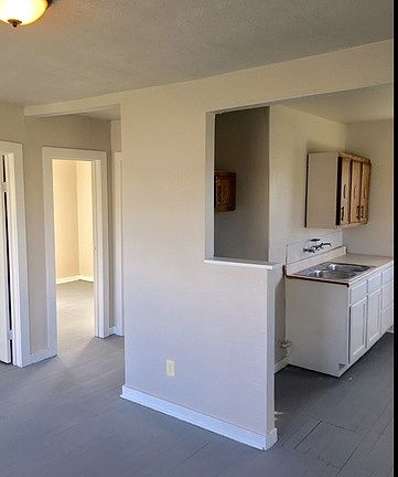 5th image of 623 SW 19th St