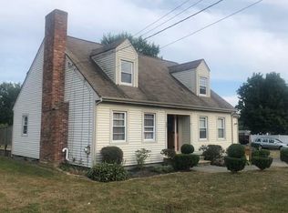 70 New Gardners Neck Rd, Swansea, MA 02777