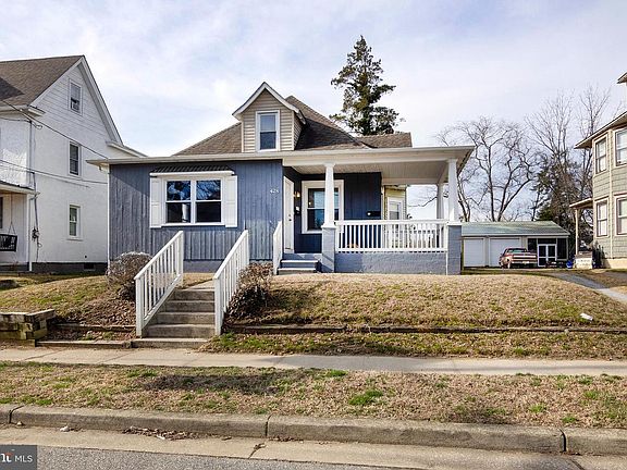 2nd image of 428 Summit Ave