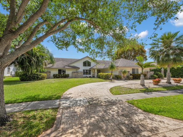4320 Saint Charles Way