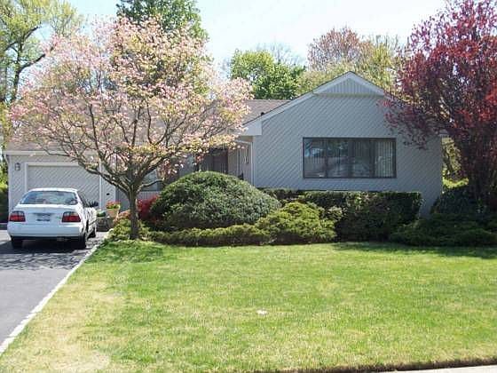 5th image of 1269 Tulip Ln