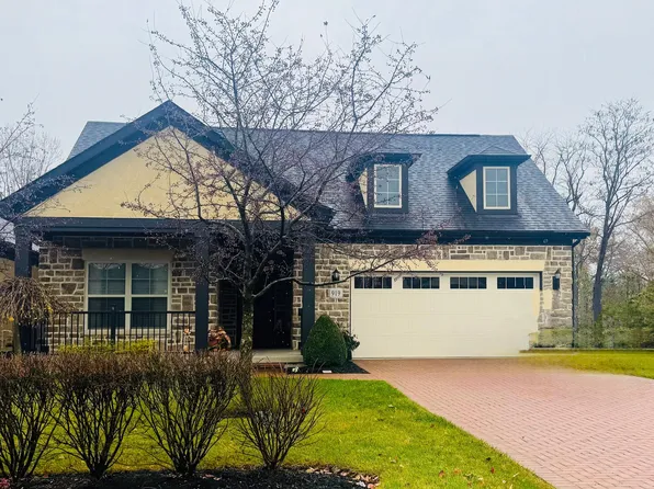 919 Pinnacle Club Dr, Grove City, OH 43123