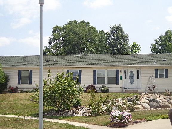 2nd image of 608 Roselawn Ct