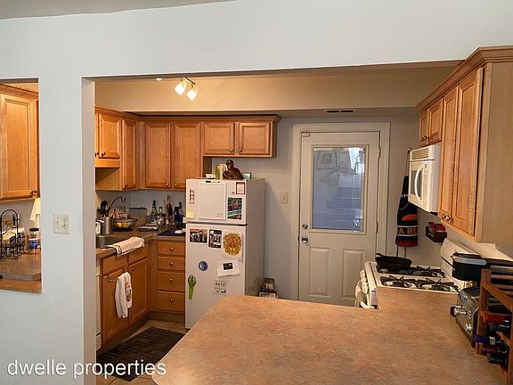 3rd image of 3433-3443 N Lakewood Ave Unit 3433