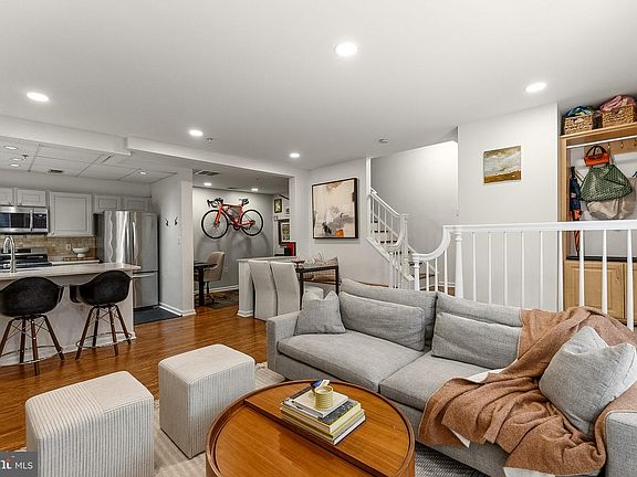 5th image of 1935 Belmont Rd NW #1121