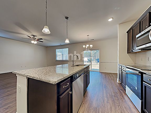 3rd image of 312 Cartess Rd