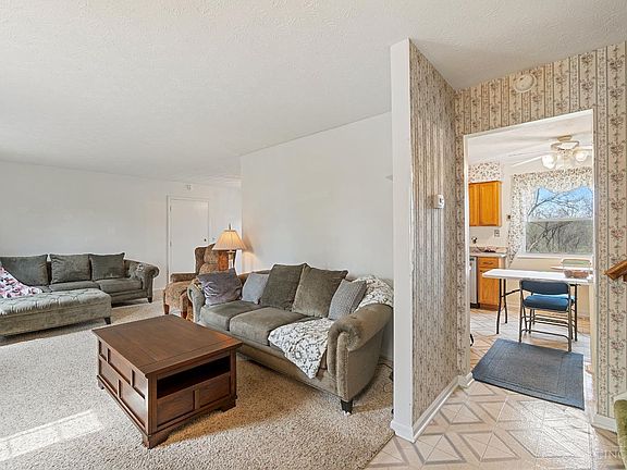 3rd image of 3518 Danbury Rd