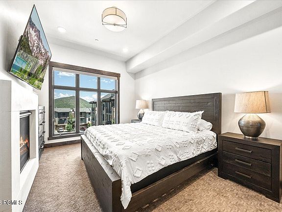 4th image of 3703 Blackstone Dr #302