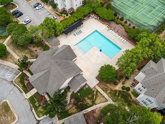 5th image of 2501 Huntscroft Ln APT 100