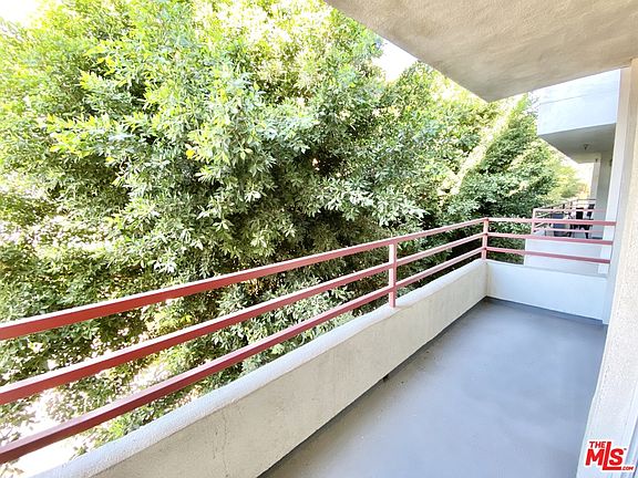 2nd image of 1323 N Sierra Bonita Ave #104