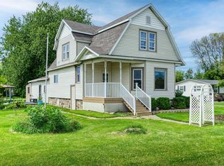 417 S 8th St, HILBERT, WI 54129