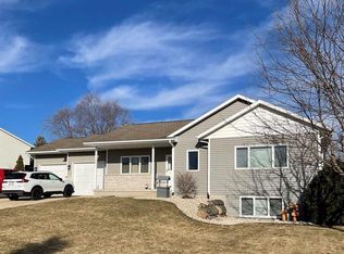 801 Nash Ln, Deforest, WI 53532