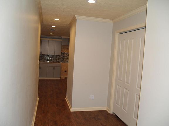 5th image of 114 Estelle Ave