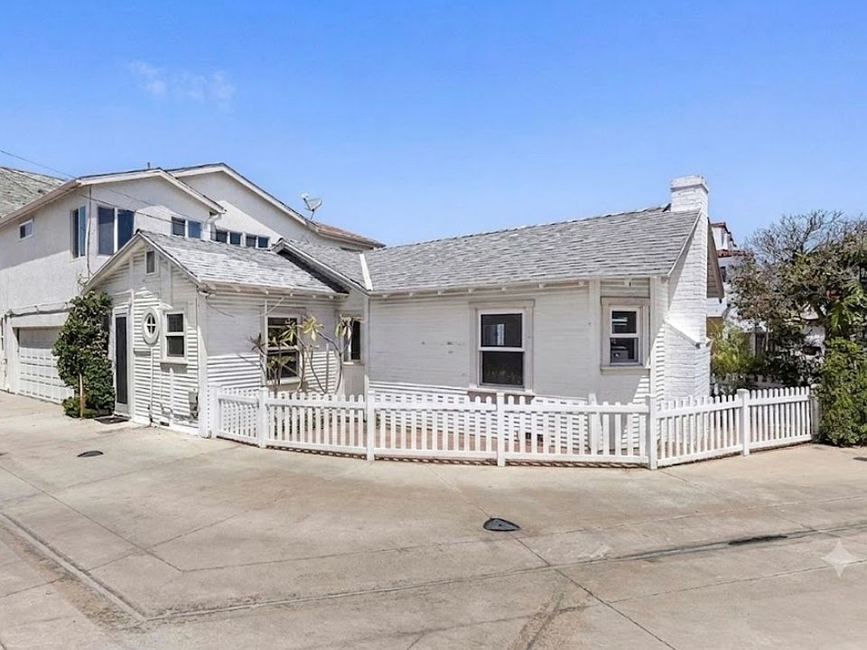 2nd image of 805 W Bay Ave
