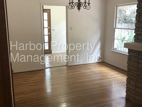 5th image of 1838 W Crestwood St