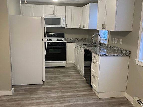 3rd image of 98 Lyman Ave Floor 2