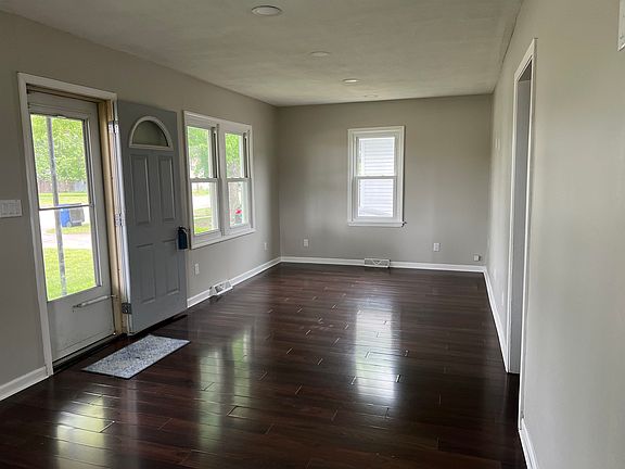 5th image of 128 S Cedar Ave