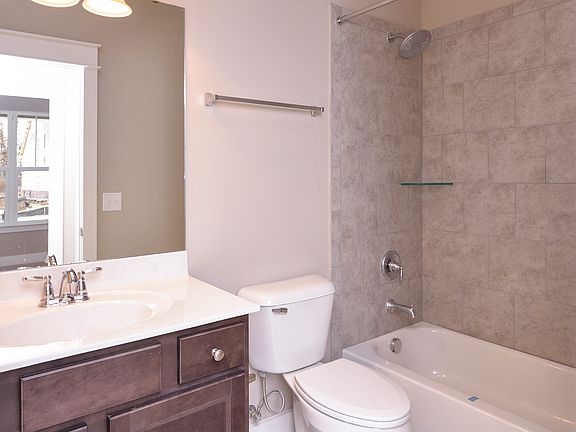 4th image of 259 Caroline Way