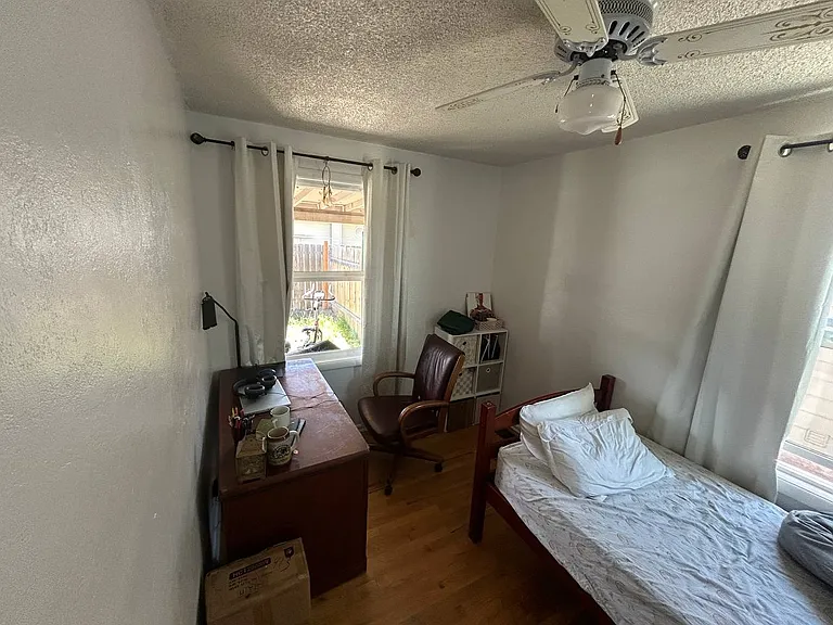 2405 W Columbia Ave — Photo 23