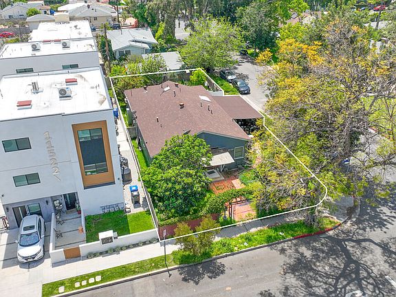 3rd image of 11528 Emelita St