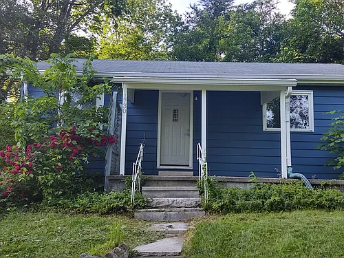 1730 W Allen St Photo 1