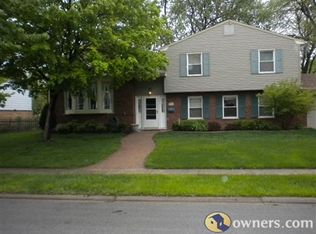 1348 E Virginia Dr, Palatine, IL 60074