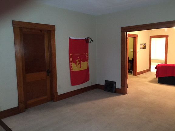 5th image of 114 W Quincy St