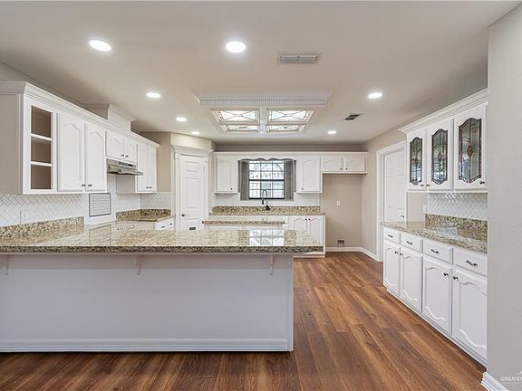 2nd image of 1705 San Guillermo St