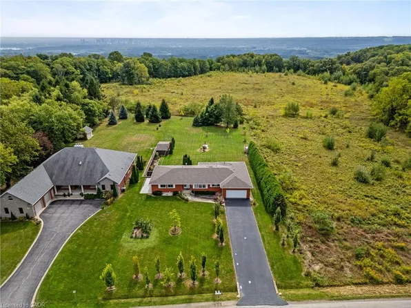 368 Rock Chapel Rd, Hamilton, ON L9H 5E2