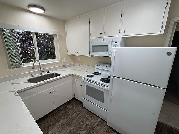 4th image of 786 Reseda Dr APT 19
