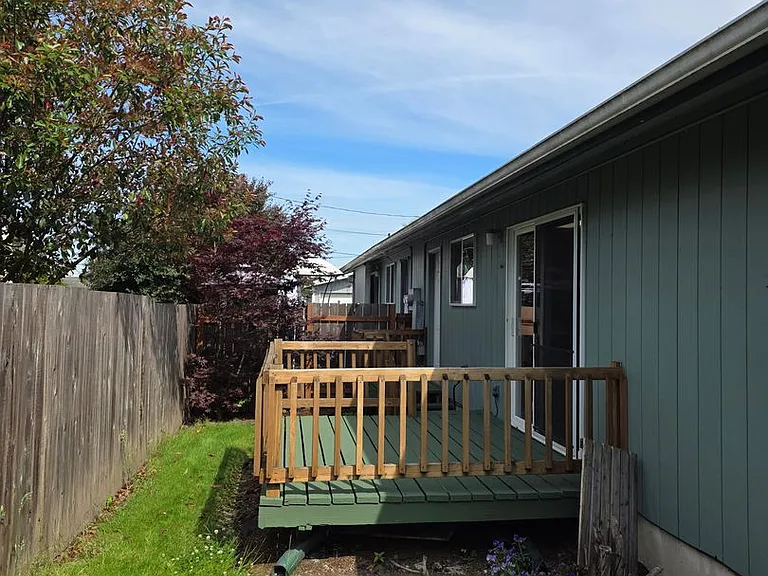 475 SW McFadden Ave — Photo 16