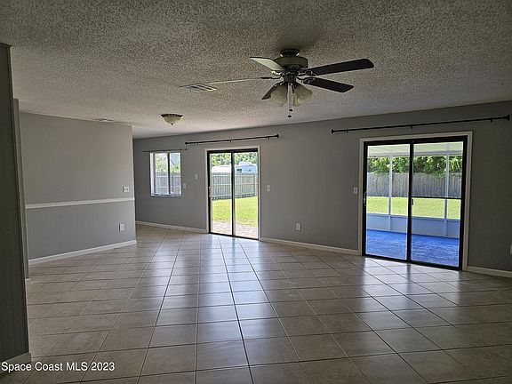 3rd image of 872 Taluga Ave SE