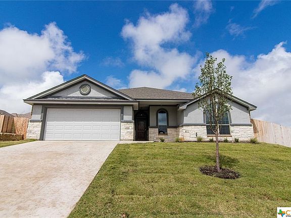 2nd image of 2531 Faux Pine Dr