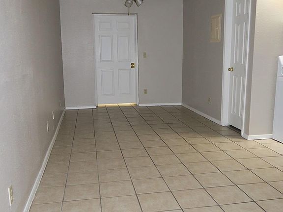 4th image of 4510 Arlen Ave #220