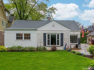 420 S Wright St, Naperville, IL 60540