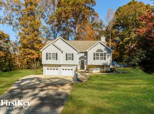 488 Creekview Dr, Hoschton, GA 30548