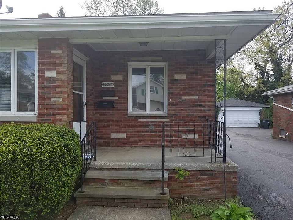 2nd image of 1046 Saxon Ave