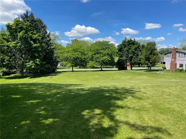 714 White Springs Dr #64, Geneva, NY 14456