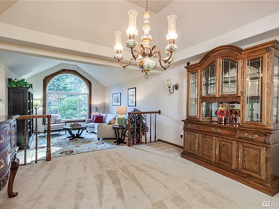 Formal dining room 