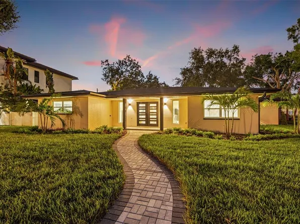 497 Capri Way NE, Saint Petersburg, FL 33704