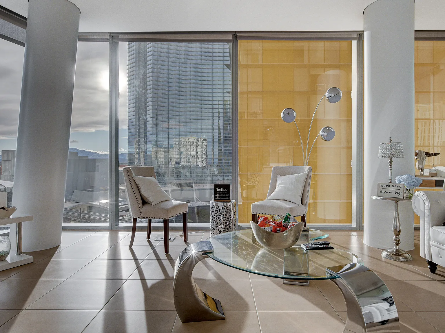 2 bed, 1475 sqft, $5,500 — Photo 3