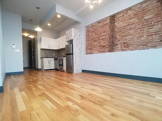 Rented by Evergreen Apartments BK | media 26