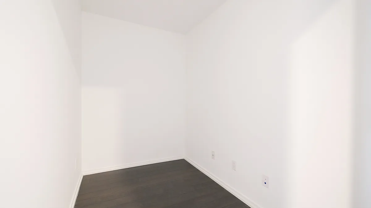 Building Photo - 197 Yonge St #1511