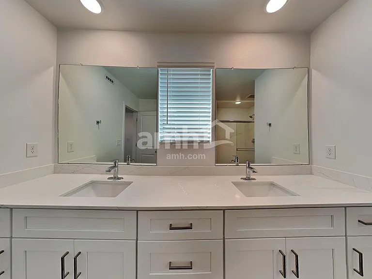 12535 W Flynn Ln — Photo 13